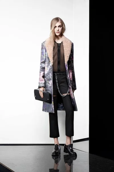 Look 12